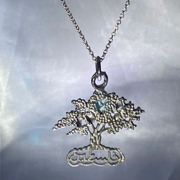 XO# Silver “Tree of Life” Necklace - Picture 4 of 7